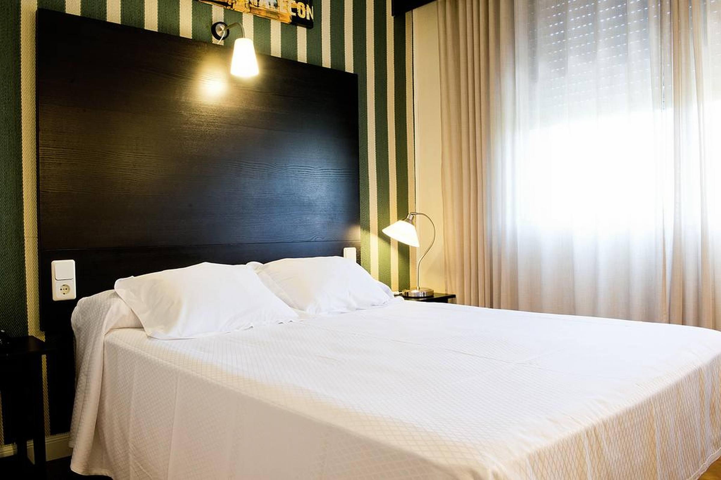 Hrc Hotel Madrid Exterior photo