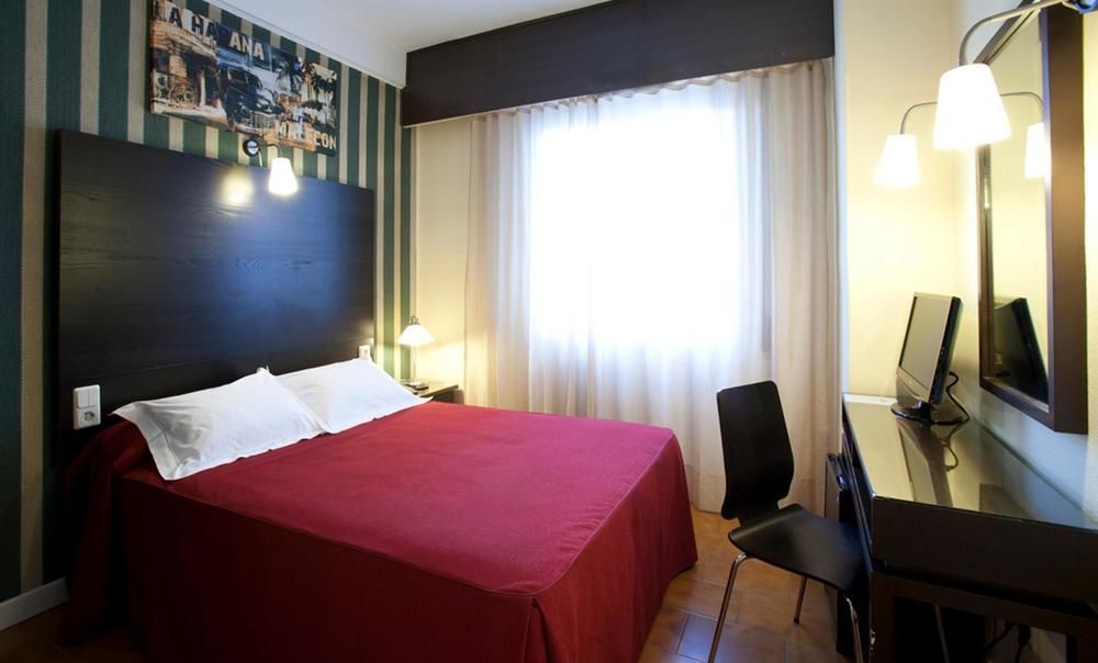 Hrc Hotel Madrid Room photo