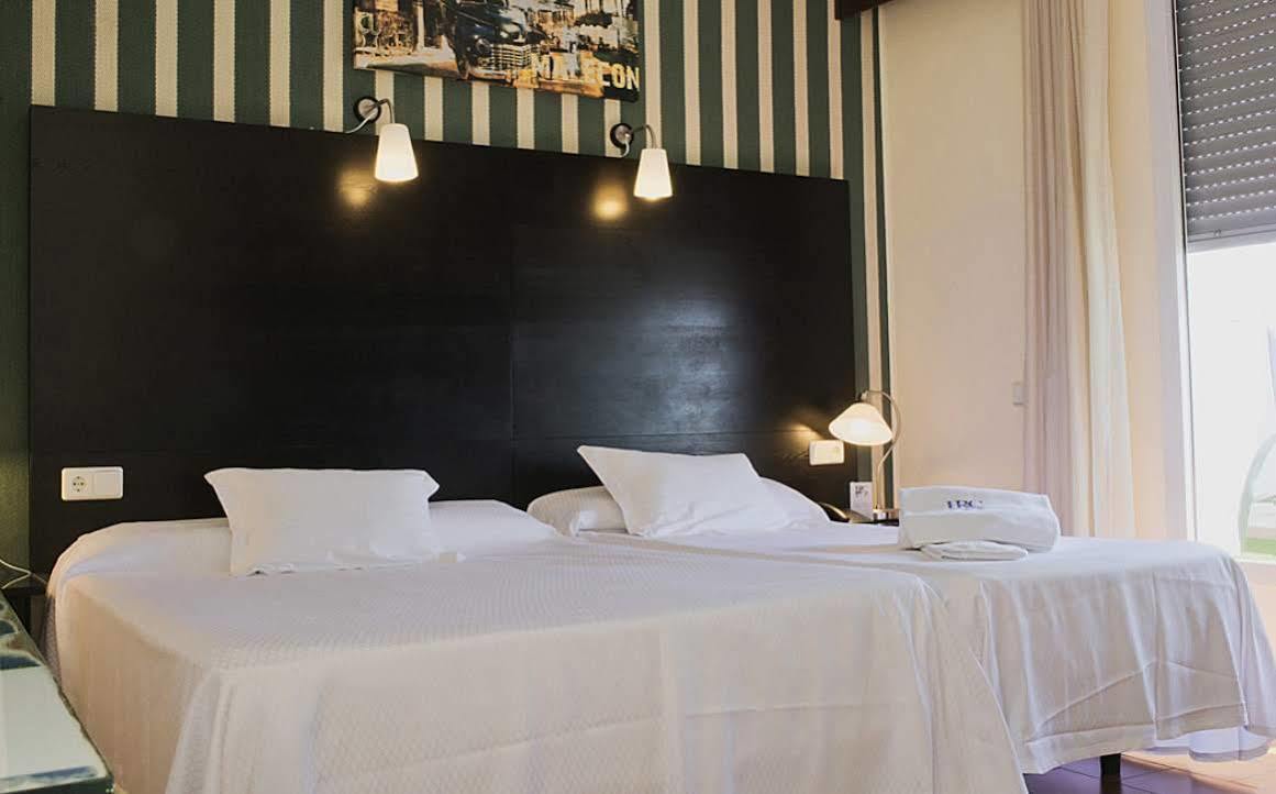 Hrc Hotel Madrid Exterior photo
